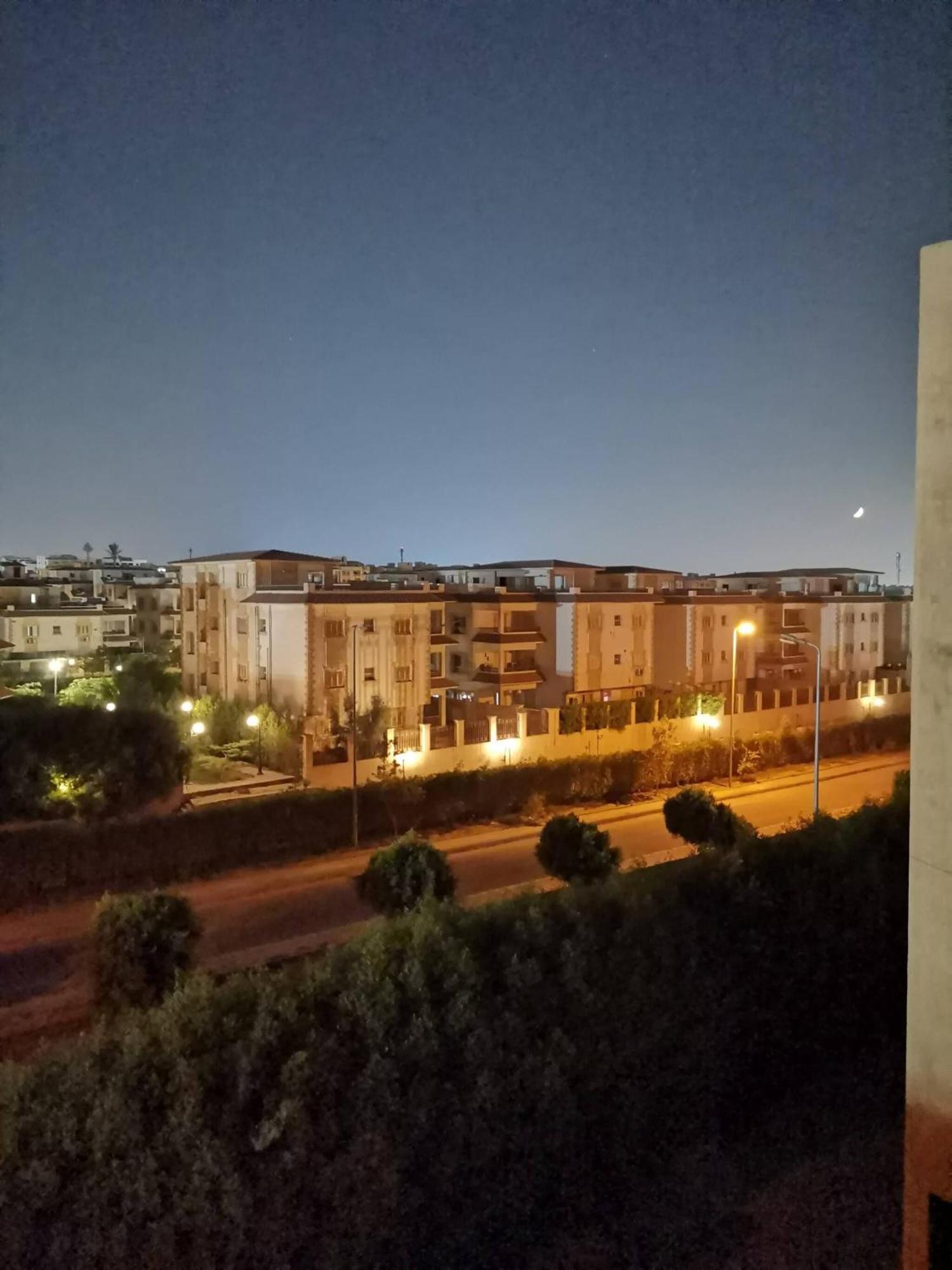 Cozy 2 Bed Apartment, 25 Mins To The Airport Apartment