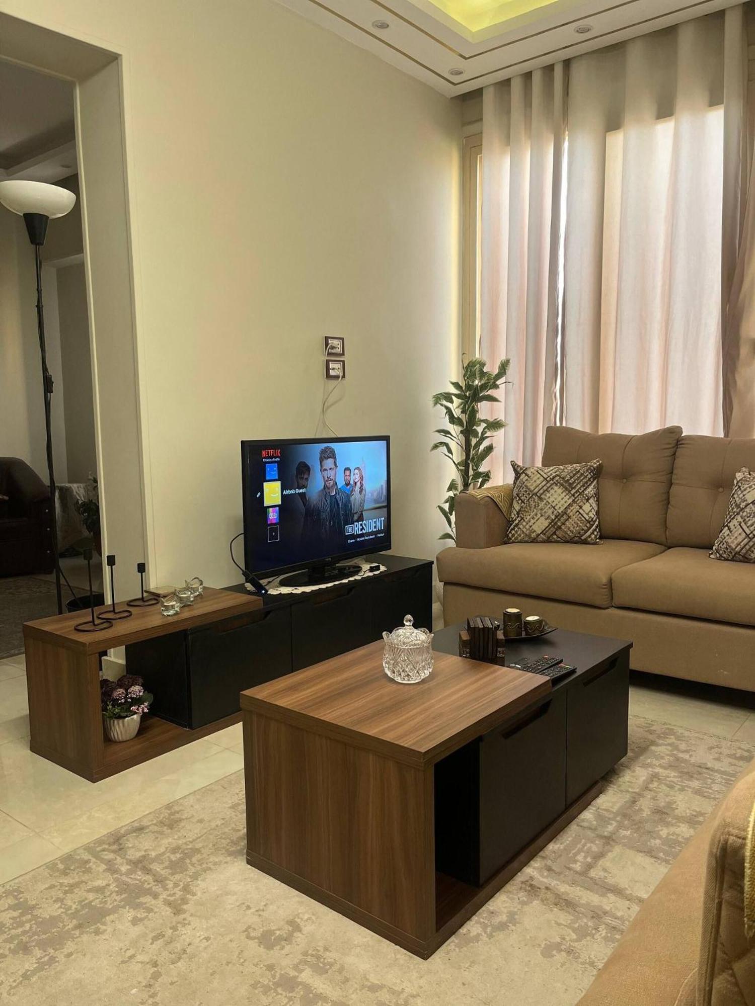 Cozy 2 Bed Apartment, 25 Mins To The Airport Apartment Cairo