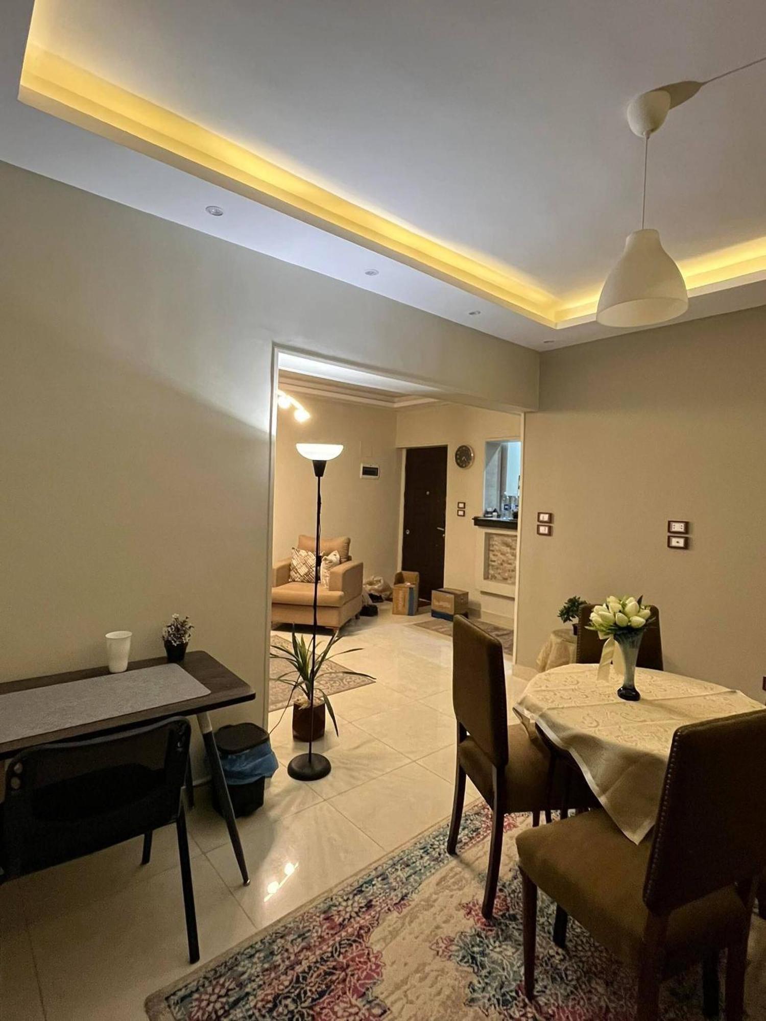 Cozy 2 Bed Apartment, 25 Mins To The Airport * Cairo