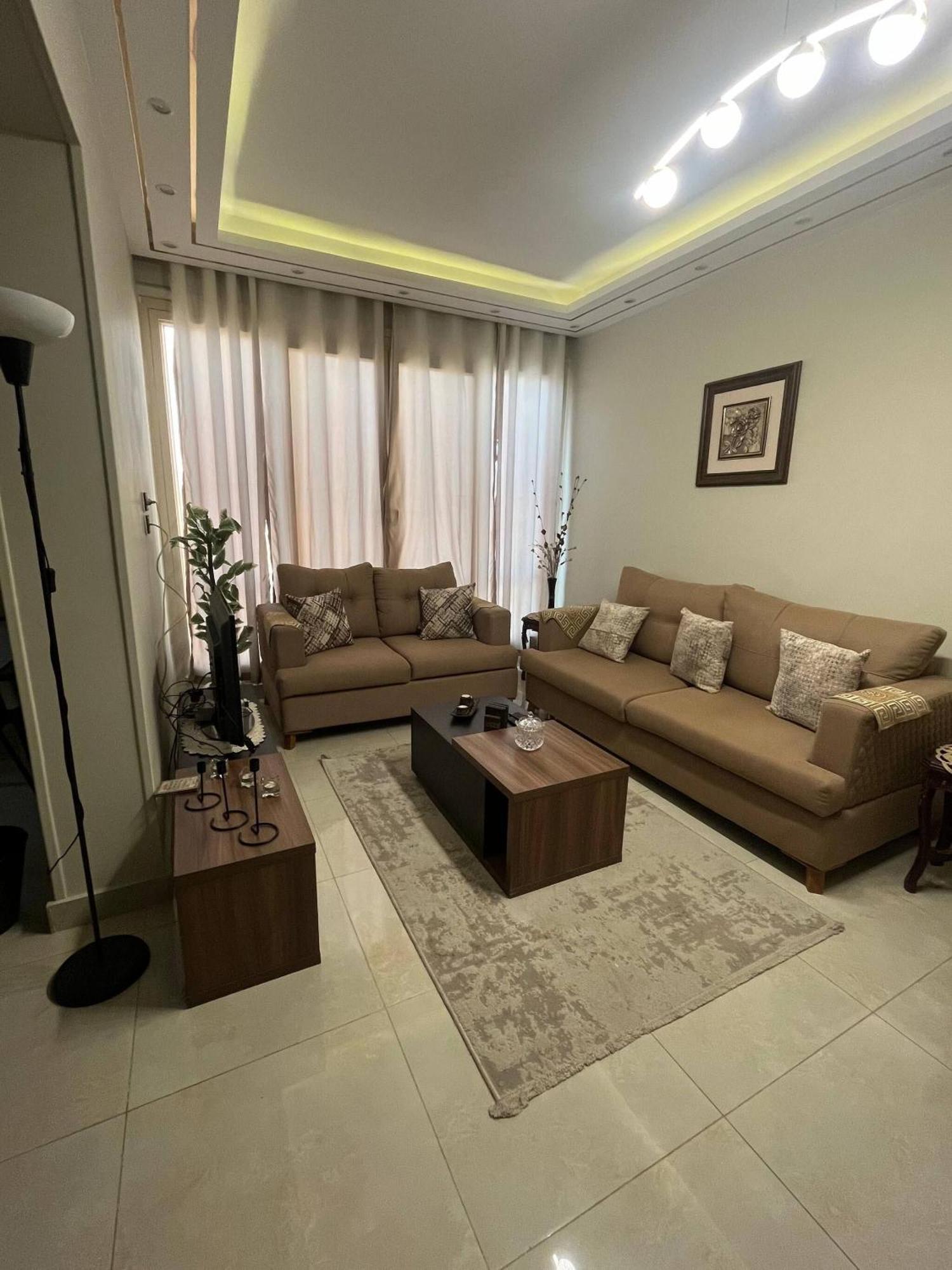Cozy 2 Bed Apartment, 25 Mins To The Airport Apartment